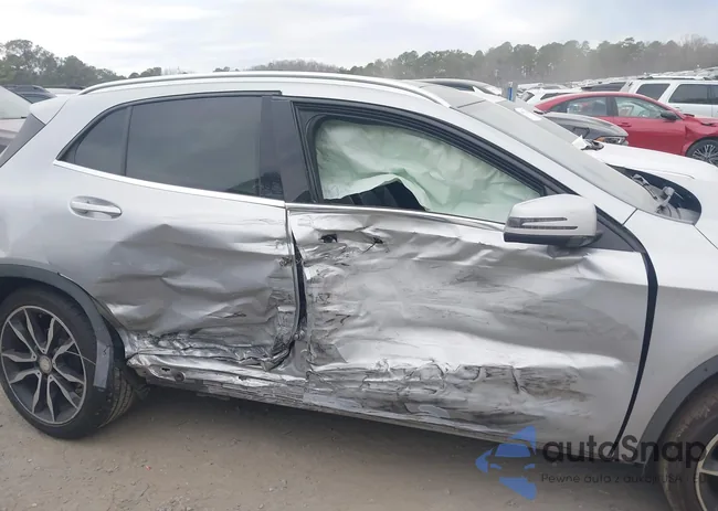 WDCTG4EB3FJ162017: 44061170