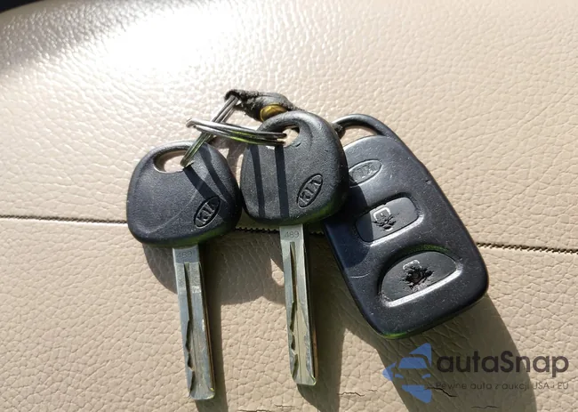 5XYKT3A65DG329099: 44061178