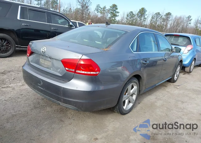 1VWAT7A37EC045145: 44060303