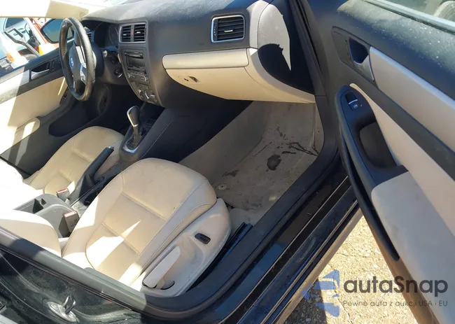 3VWDX7AJ7DM442223: 44060479