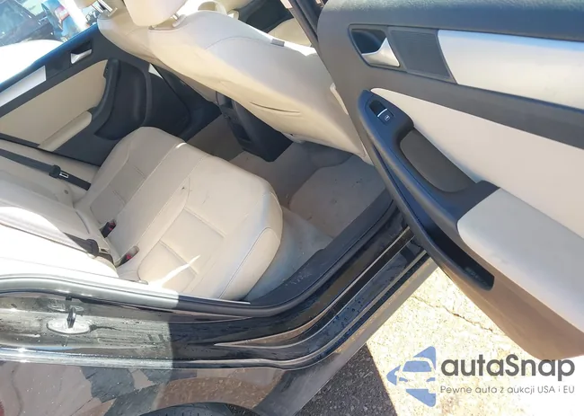 3VWDX7AJ7DM442223: 44060479