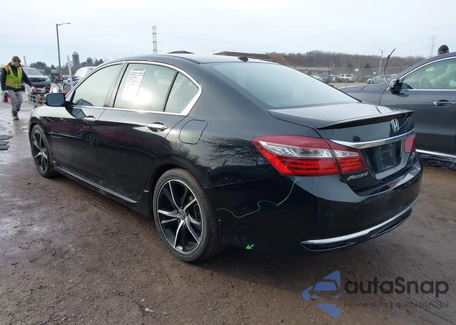 1HGCR3F92GA006107: 44060511