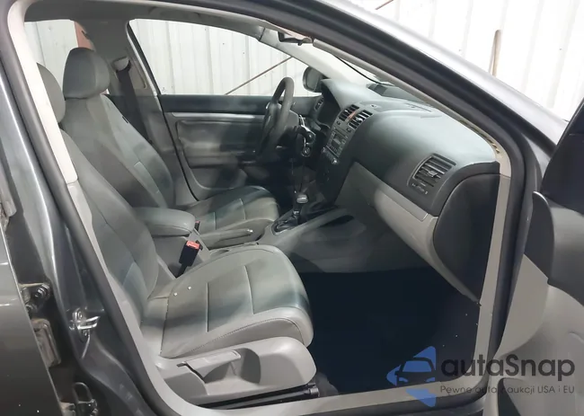 3VWEF71K67M070054: 44061662