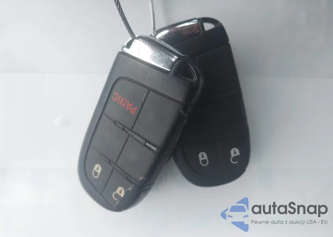 3C4NJDAN9PT506380: 44061835