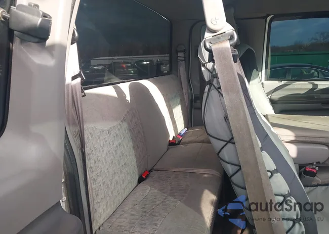 1FTNX21F9YEB06669: 44061244