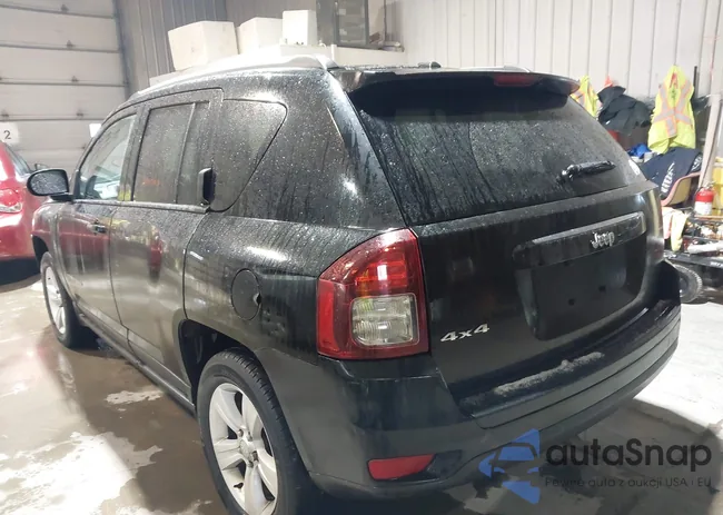 1C4NJDBB2GD523872: 44061353