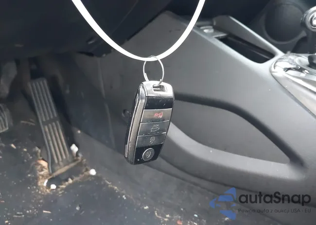 3KPFL4A74HE028746: 44061432