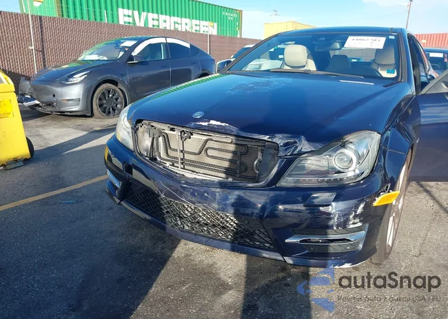 WDDGJ4HB8CF774609: 44062703