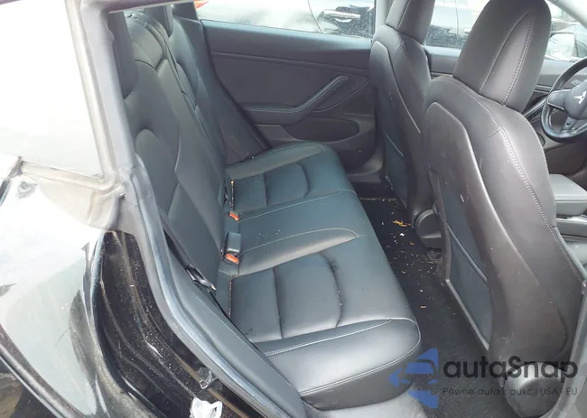 5YJ3E1EB7KF384801: 44062744