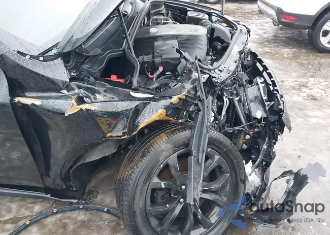 1C4SDJCT8KC647756: 44062953