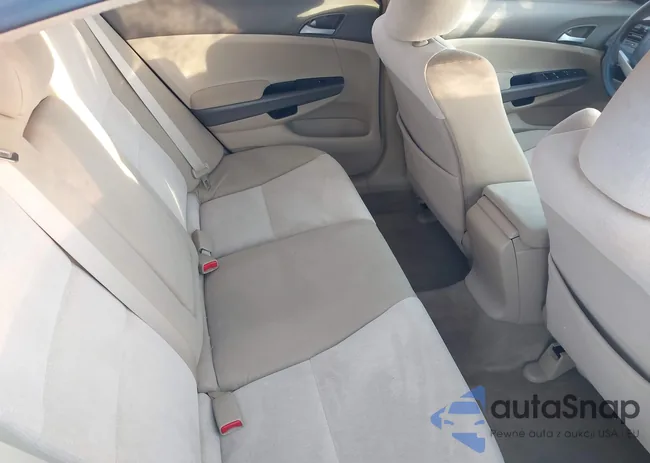 1HGCP26499A085184: 44063041