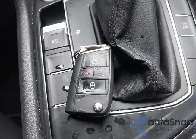 3VV3B7AX1JM184912: 44063125