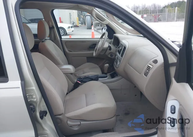 1FMYU03116KA68408: 44063187