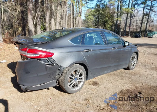 3FA6P0HD9JR112977: 44062331