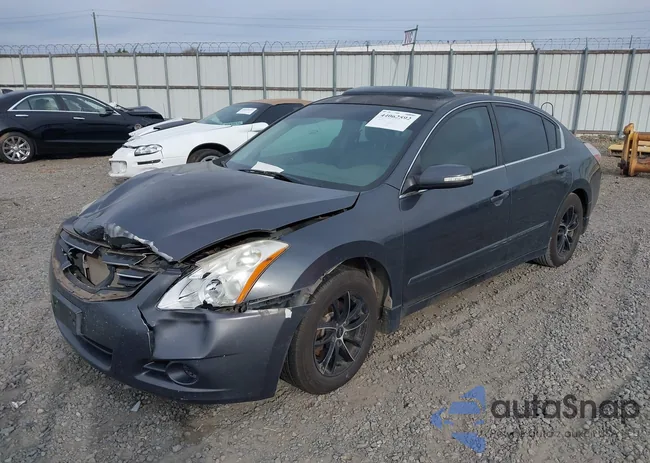 1N4AL2AP2BN469766: 44062592