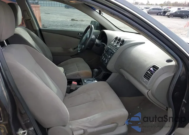 1N4AL2AP2BN469766: 44062592