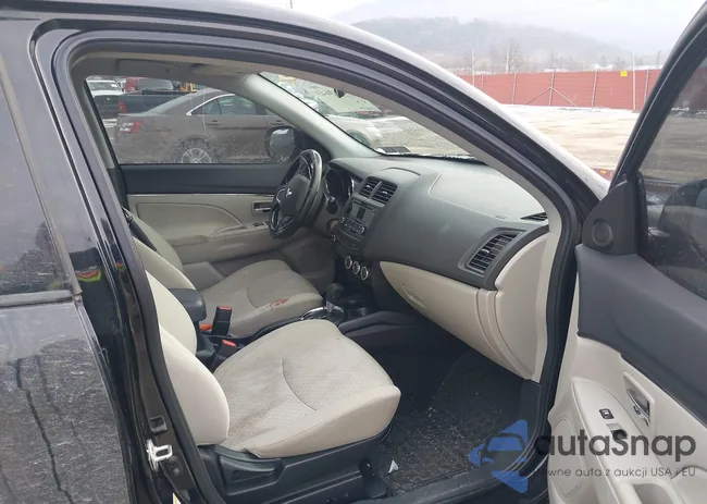 JA4AR3AU9HZ015904: 44063643