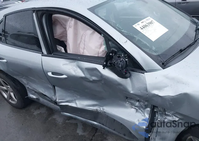 WP1AA2A55MLB06650: 44063907