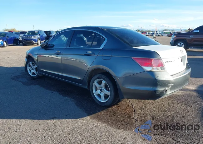 1HGCP2F30BA131739: 44064006