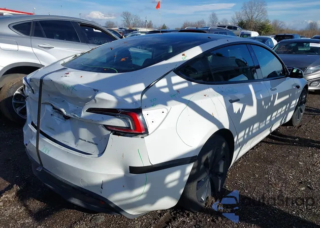 5YJ3E1EB8RF734124: 44063225