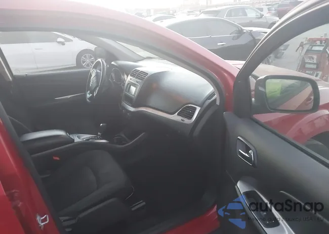 3C4PDCAB5JT533048: 44063297