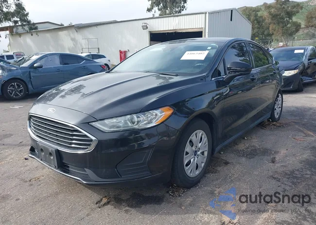 3FA6P0G77LR113477: 44063402