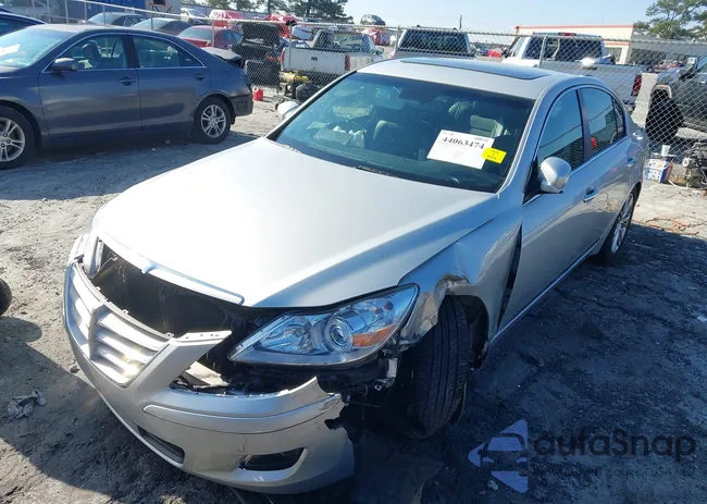 KMHGC4DF4BU125781: 44063474