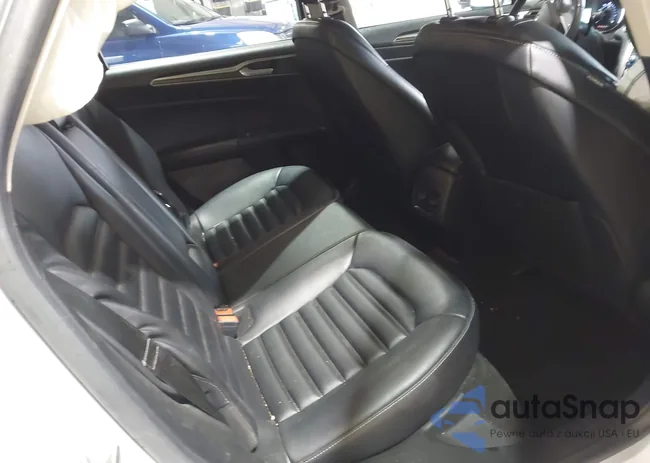 3FA6P0CD3LR195817: 44064704