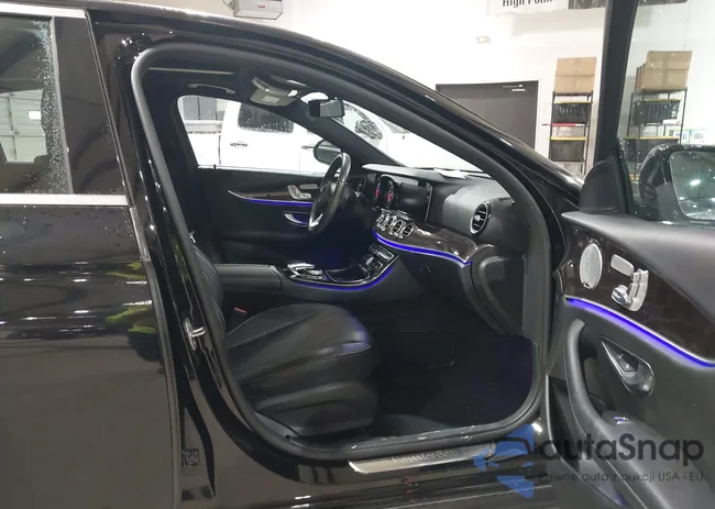 WDDZF4JB7HA050726: 44064727