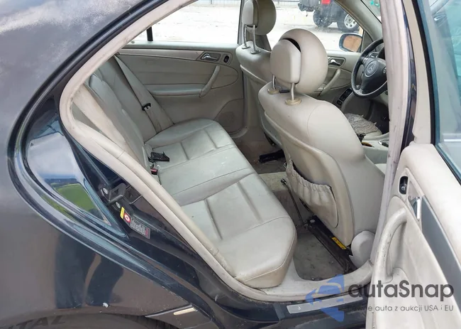 WDBRF40J05F667711: 44064864