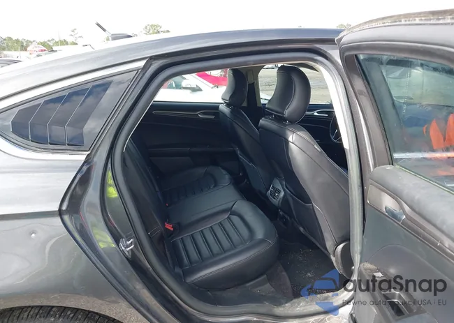 3FA6P0PU4HR184018: 44065025