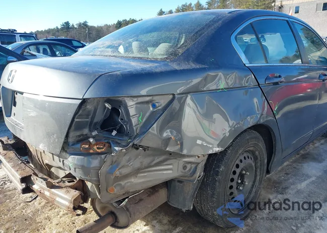 1HGCP2F31AA031826: 44064273