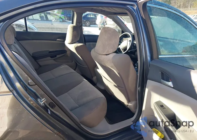 1HGCP2F31AA031826: 44064273