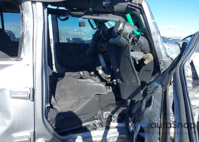 1C4HJWDG5JL922967: 44064298