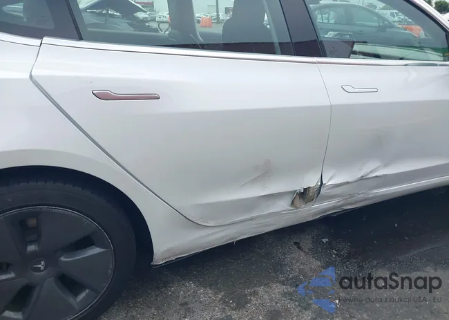 5YJ3E1EAXJF161982: 44064300