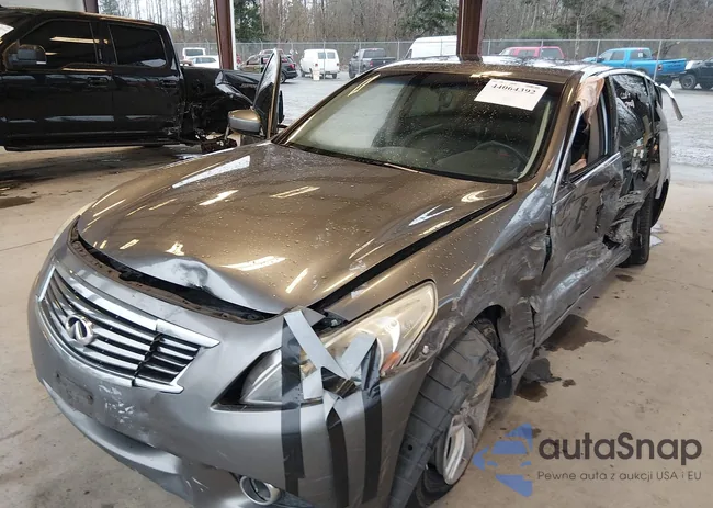 JN1CV6AR4DM754826: 44064392