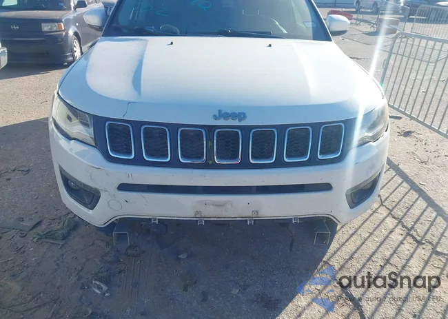 3C4NJCBB7JT123785: 44064608