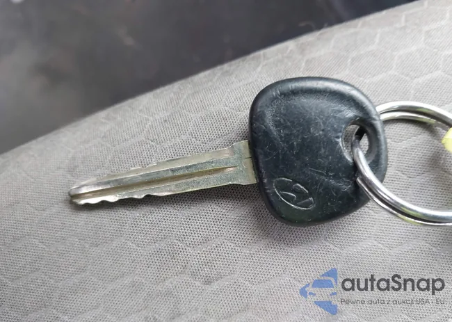 KMHD74LF2KU878721: 44065725