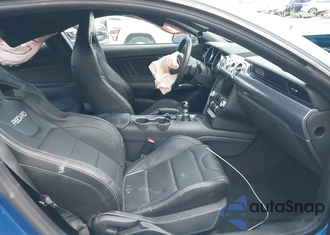 1FA6P8CF8H5252720: 44065993