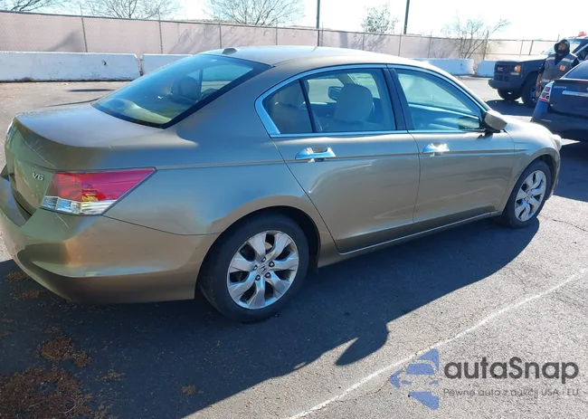 1HGCP36848A074231: 44066186