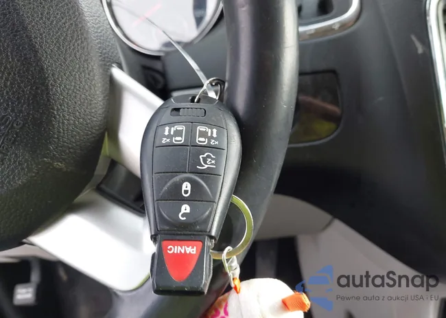 2C4RDGCGXDR718082: 44065211