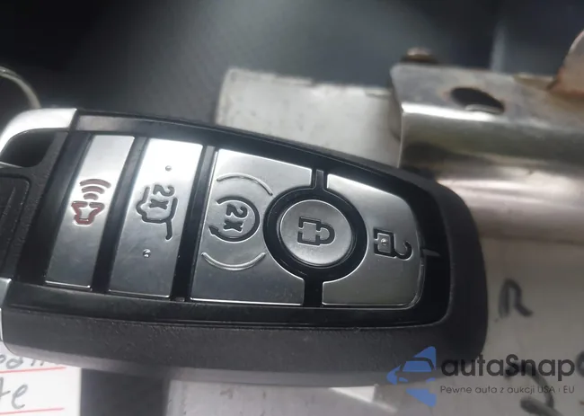 1FMJK1H85REA78686: 44065395