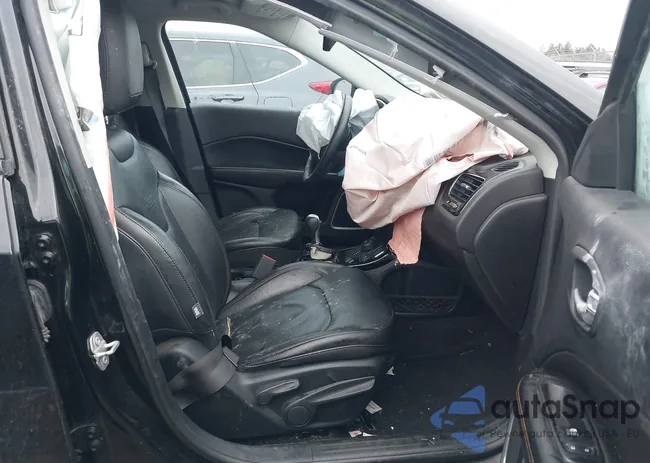 3C4NJDCB0JT332905: 44066697