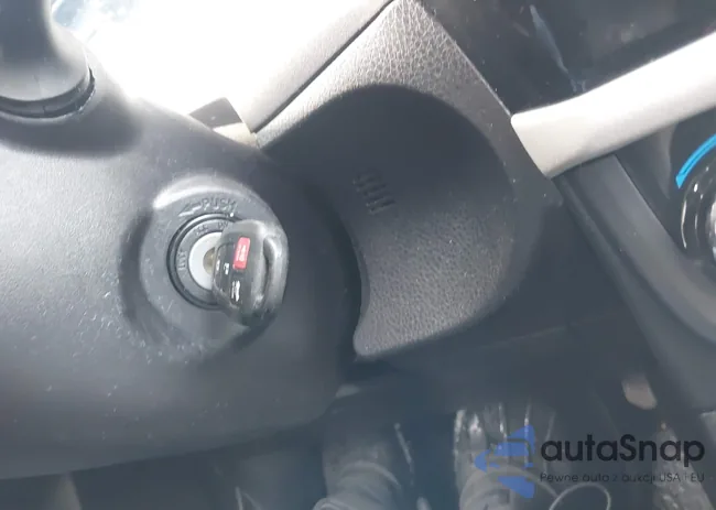 2T1BURHE4FC325251: 44066762