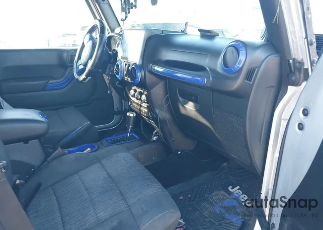 1J4BA5H17BL550436: 44066936