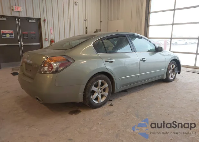 1N4AL21E48N558133: 44067075