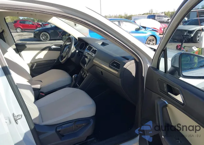 3VV3B7AX4JM073402: 44067161