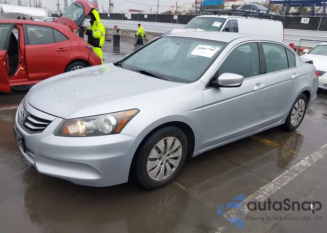 1HGCP2F30CA036888: 44067789