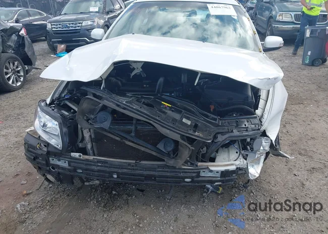 YV1RS592382672664: 44067962