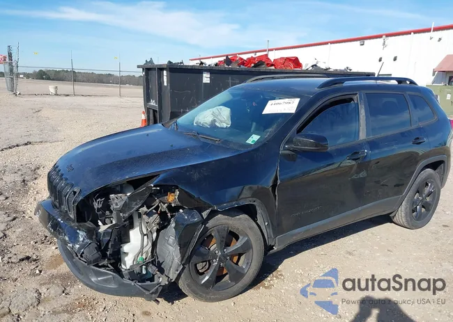 1C4PJLCB7JD620882: 44067987